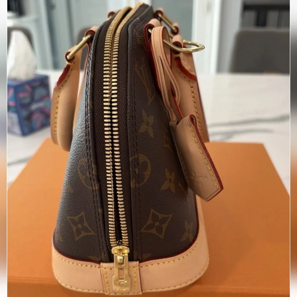 LOUIS VUITTON ALMA BB Monogram with Strap/ New/ Never Carried - Picture 5 of 11